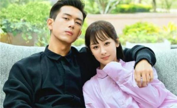 杨紫发文为李现庆生亲密照瞬间甜炸屏李现这样回复显情商