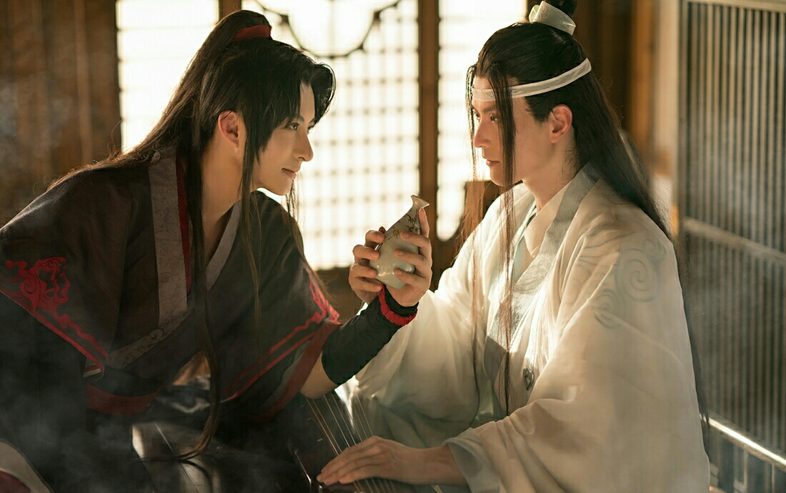 "羡羡(coser:小梦):大不了天子笑分你一坛汪叽(coser:小小白):魏婴!