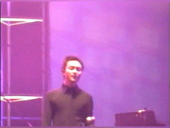 而下次再见,则是在2000年演唱会上的一个万