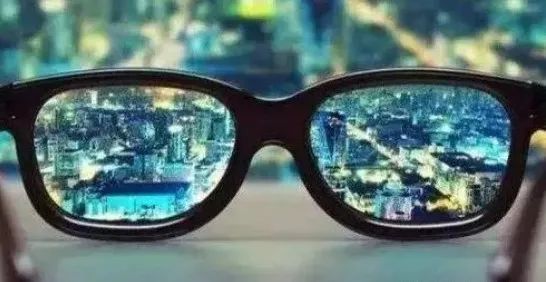 怎么看出眼镜的度数,怎么看出眼镜的度数高低