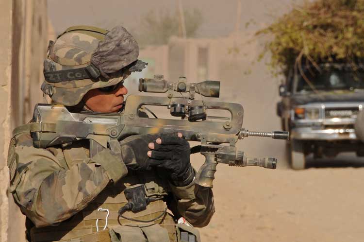 famas-rifle.jpg