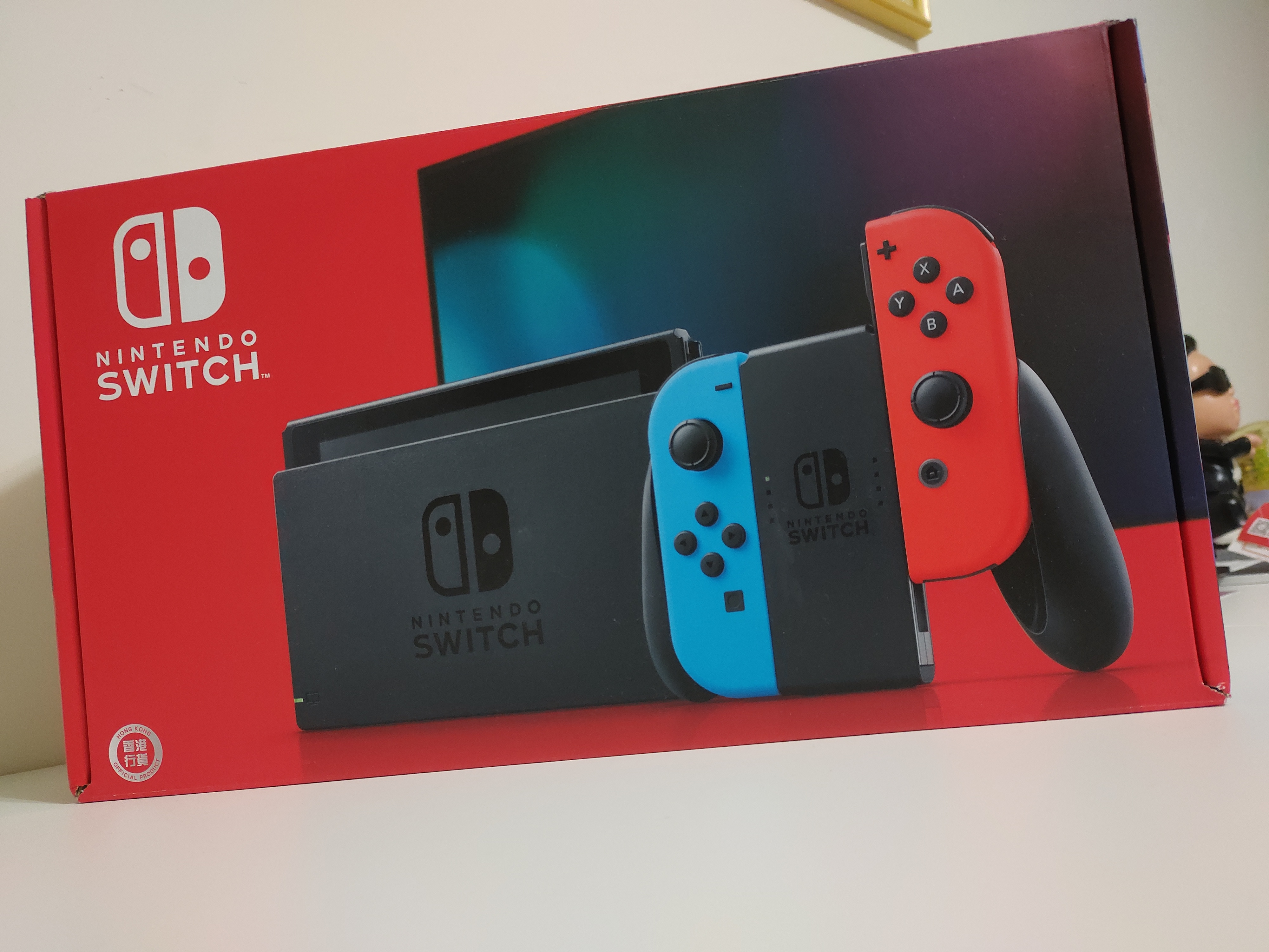 新版任天堂switch港版简易开箱评测