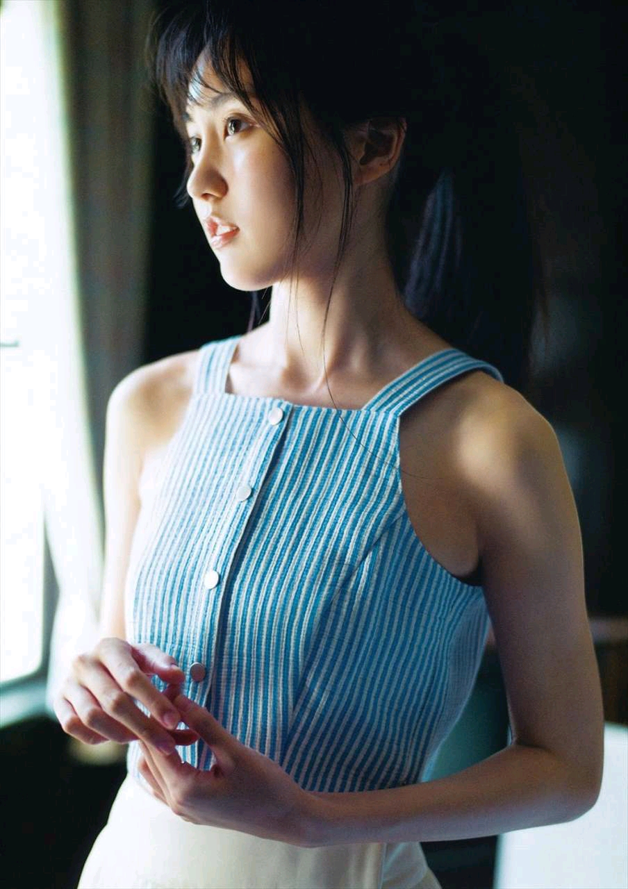 贺喜遥香(乃木坂46) 最新グラビア画像
