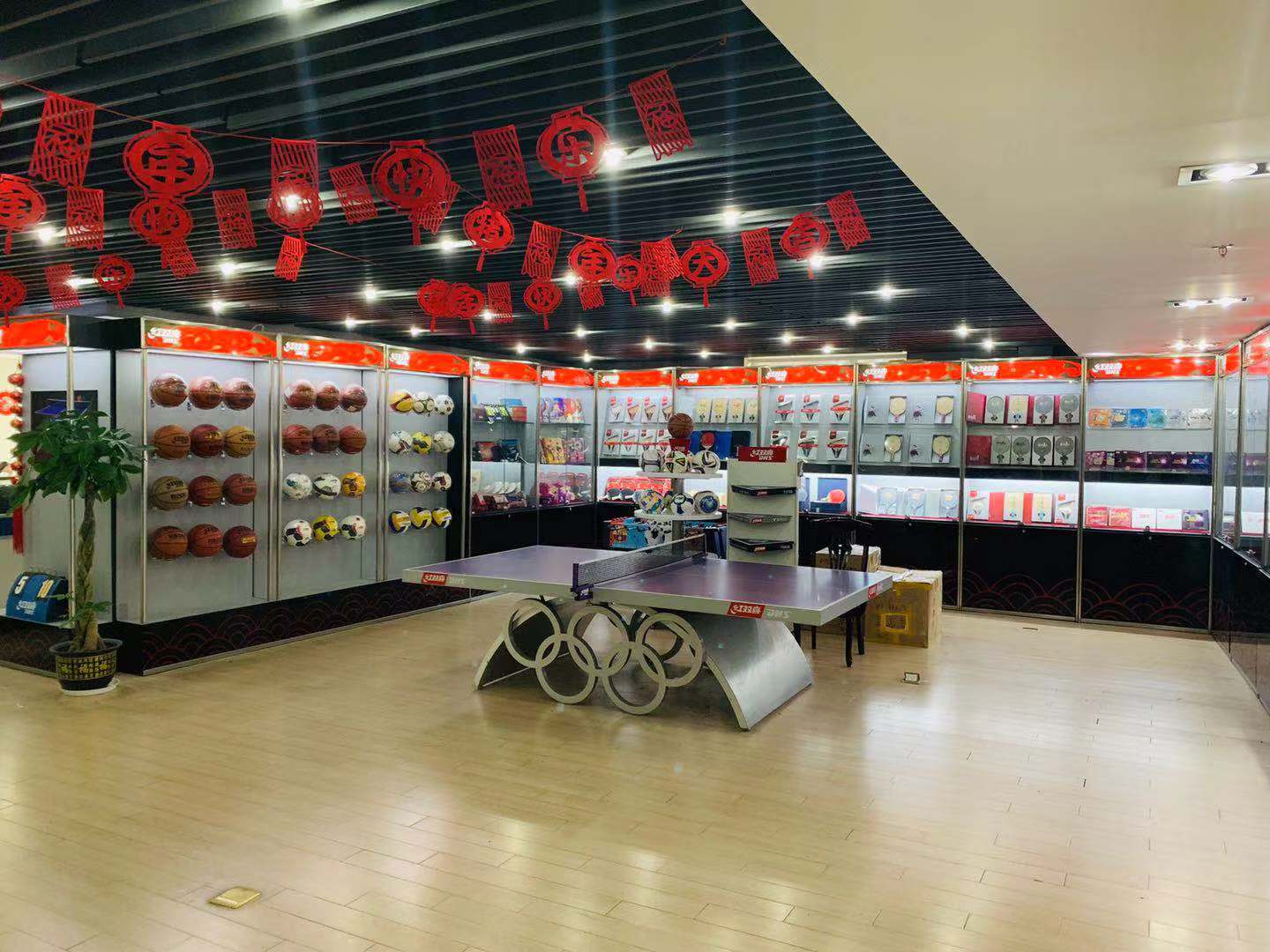 上海梁威实业有限公司经营红双喜专卖店,对消费者和企业来说,是一个