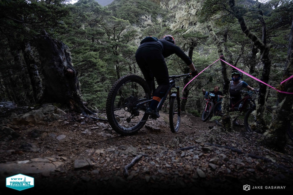 【pinkbike图赏】2020 trans nz - days 1 & 2