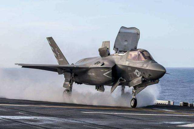 这款战机源自美军联合攻击战斗机项目,共有f35a,f35b,f35c三个型号