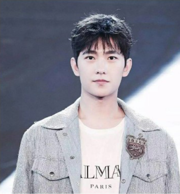 三十岁以上男明星 7f7c8dda4f3bc25f3059c6d92a1c55680724880c.png