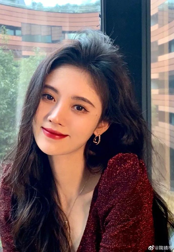 刘欢上头的我静静地看鞠婧祎的发型