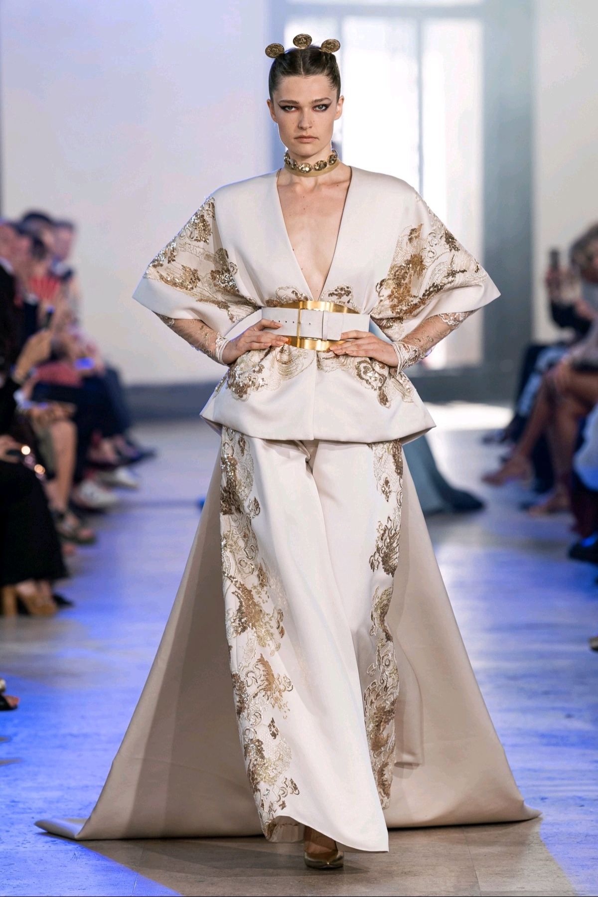 【elie saab】2019/20秋冬高级定制秀场高清图片