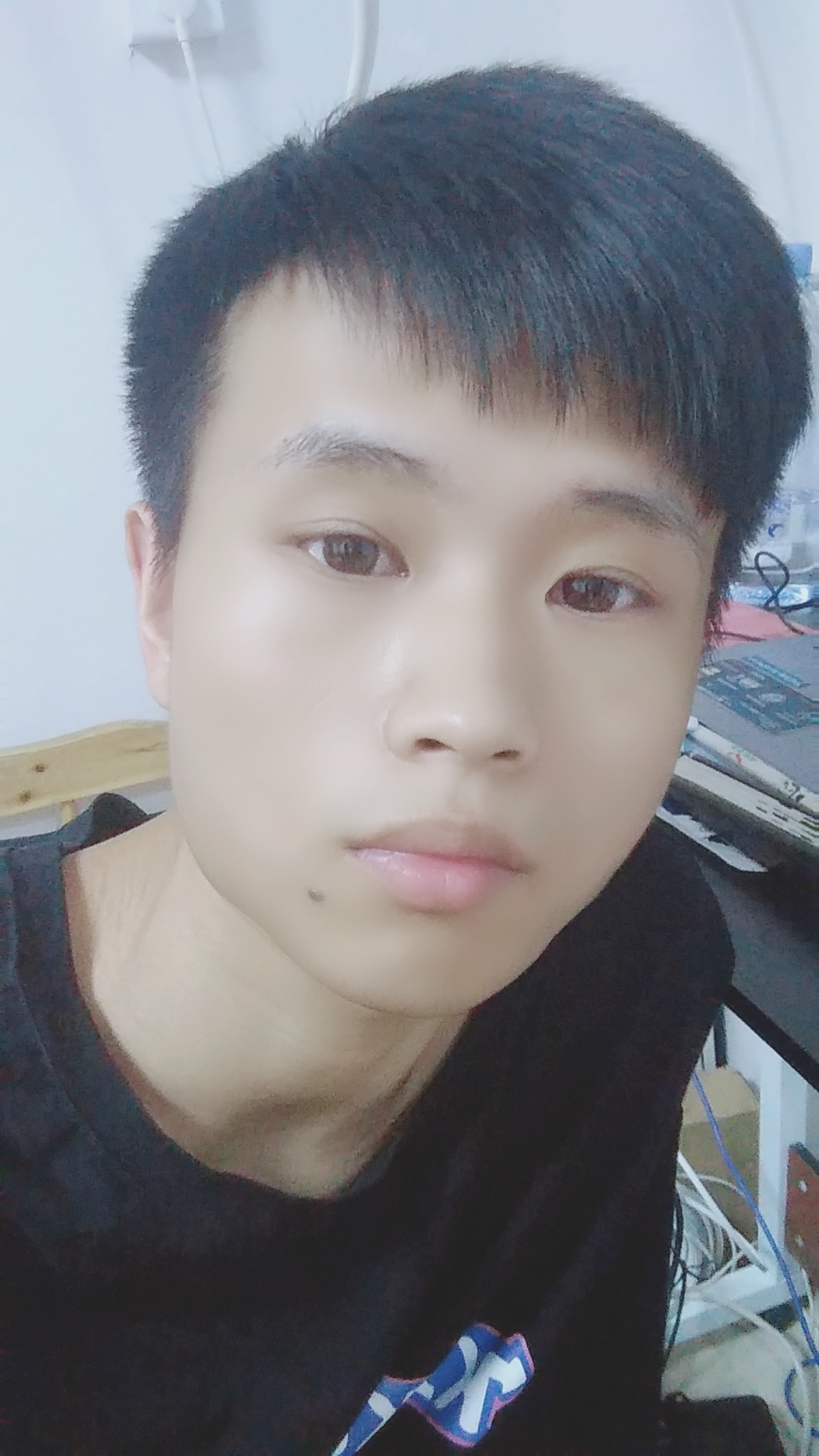 有点紧张么,首先放一张男装照片,已经美颜过了,人丑勿怪啊