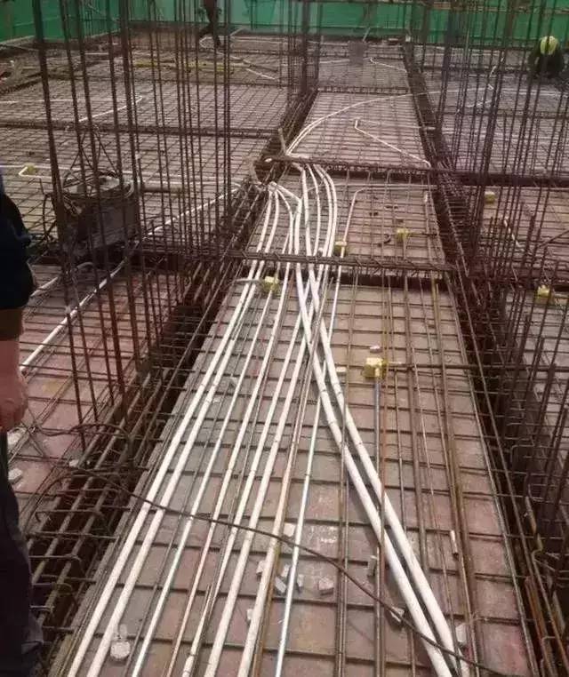 kbg,jdg,sc的选用及预埋方式  室外埋地敷设的电缆导管必须进行防腐