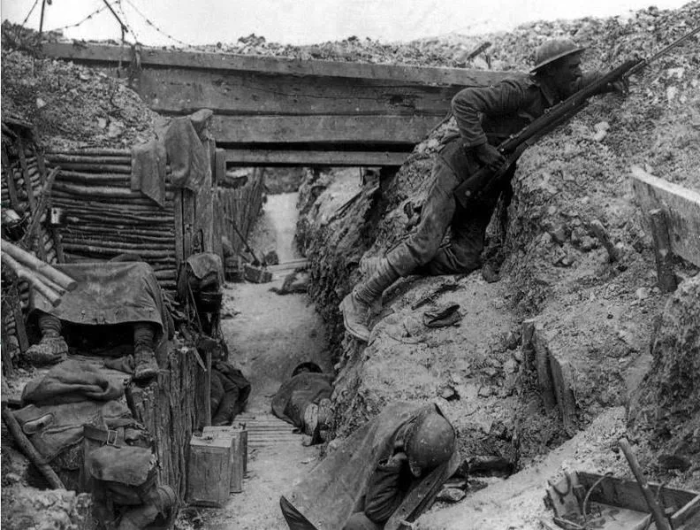 1916年7月的索姆河战役中的一个英军柴郡团岗哨.