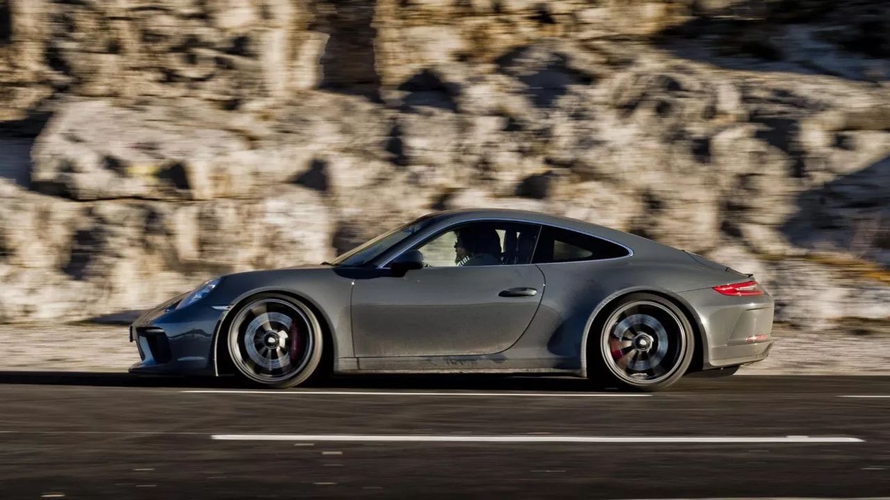 手动挡的保时捷911gt3touring