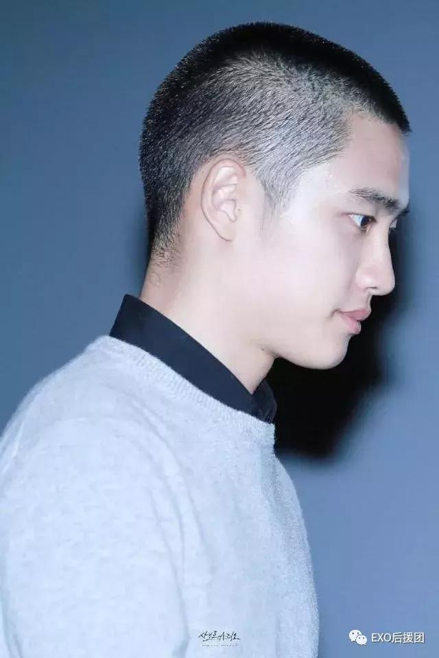 不得不说,都暻秀是真的很帅啊,都说"男人帅不帅剃个寸头就知道,女人