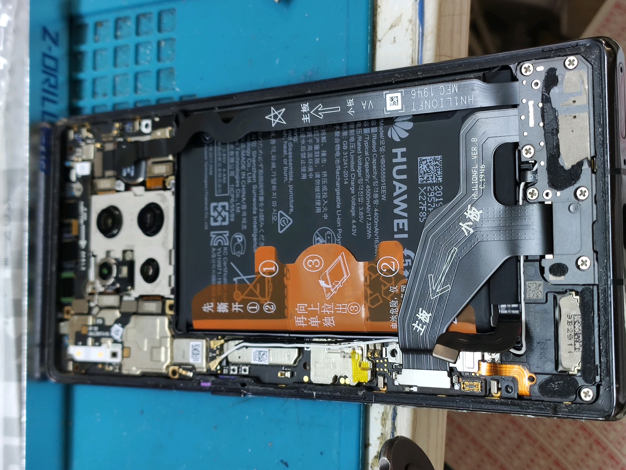 mate30pro拆机高清大图,mate30pro拆机图解 分享华为mate30pro保时捷版拆机过程