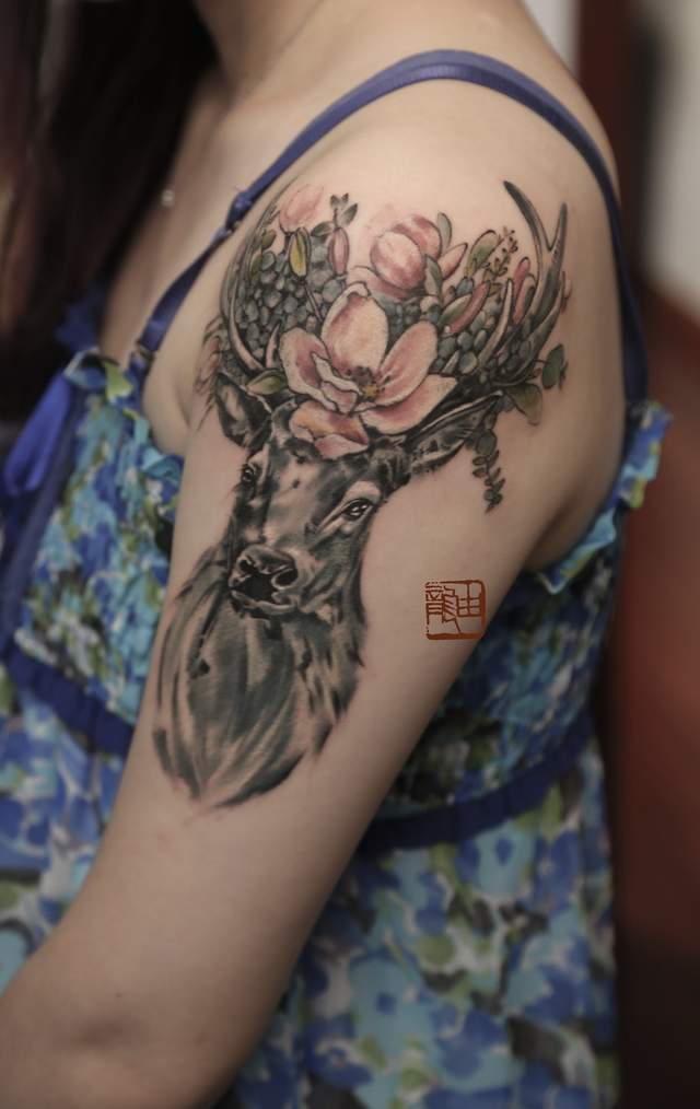 由龙作品大臂纹身图案