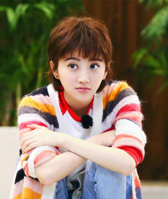 景甜小卷毛短发可爱甜美一步到位