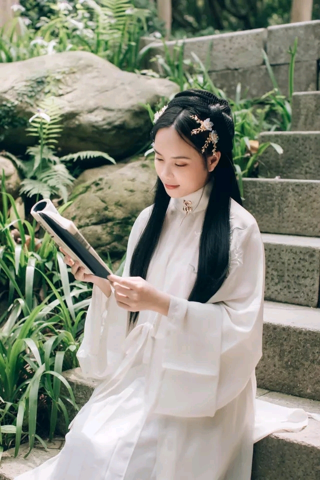 日常汉服长衫穿搭图片,日常汉服长衫穿搭图片女