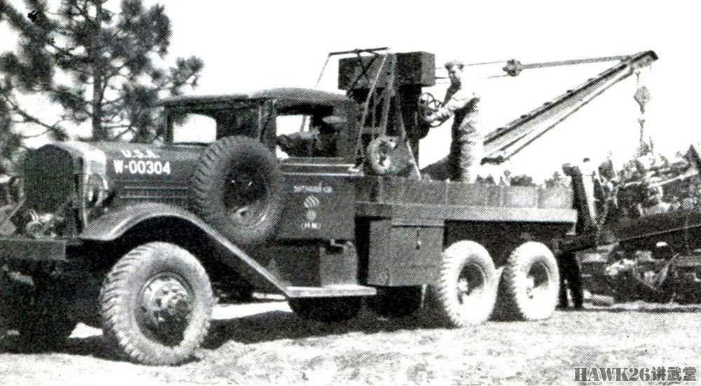 1940年,m1拖车原型车,采用肯沃斯570拖车底盘.