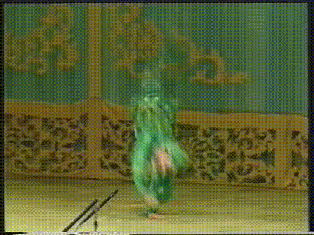 孙悟空刚从五行山蹦出来可算能活动了,赶紧翻几个跟头松快松快!