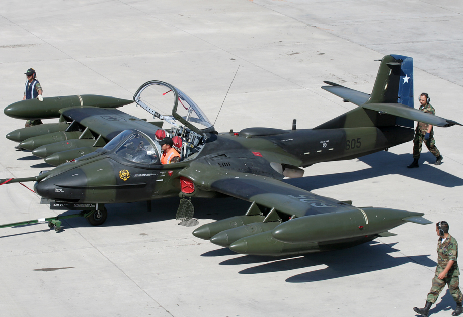 越战期间出动近两万架次的攻击机美国a37蜻蜓