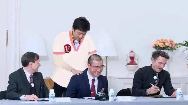 英语面试4人情景短剧,英语面试情景剧四人