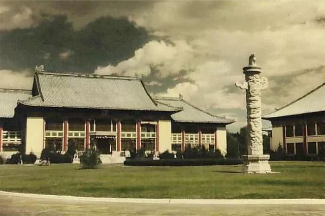 中国大陆国民政府迁中国台湾后,燕京大学在中国香港被并入香港中文