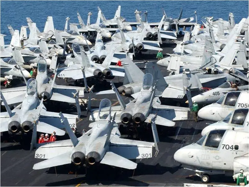 现代美国海军航空母舰空中作战 Modern United States Navy carrier air operations(图28) 现代美国海军航空母舰空中作战 Modern United States Navy carrier air operations(图28)