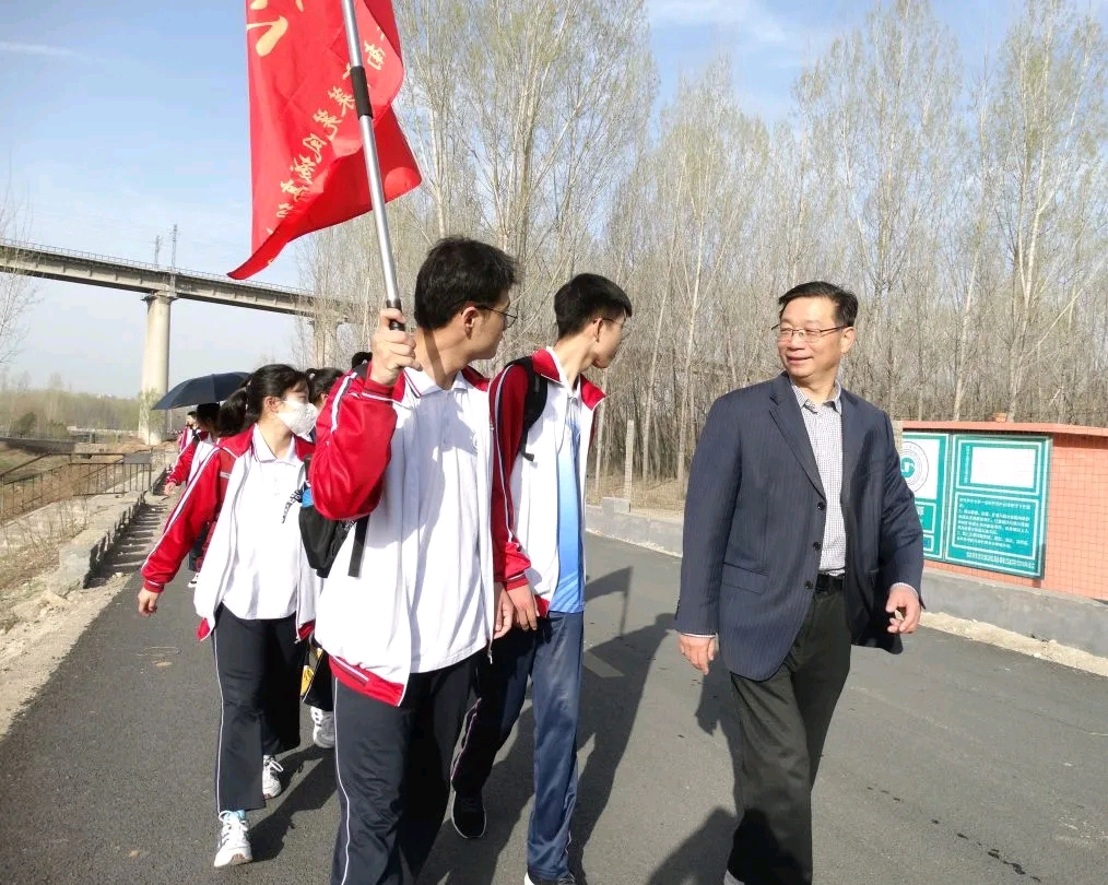 拥抱自然 放飞梦想 ——凤城高中2019级大崮山远足研学活动顺利举行