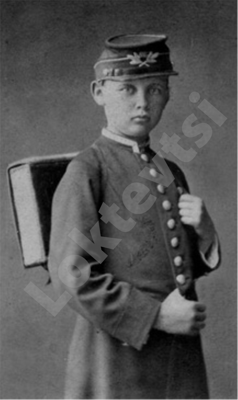 1878-1881年普通男生的校服