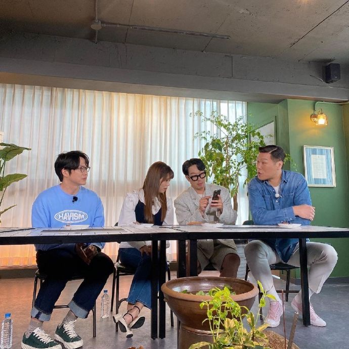 runningman新闻金钟国出席婚礼梁世灿节目路透图刘在石comebackhome
