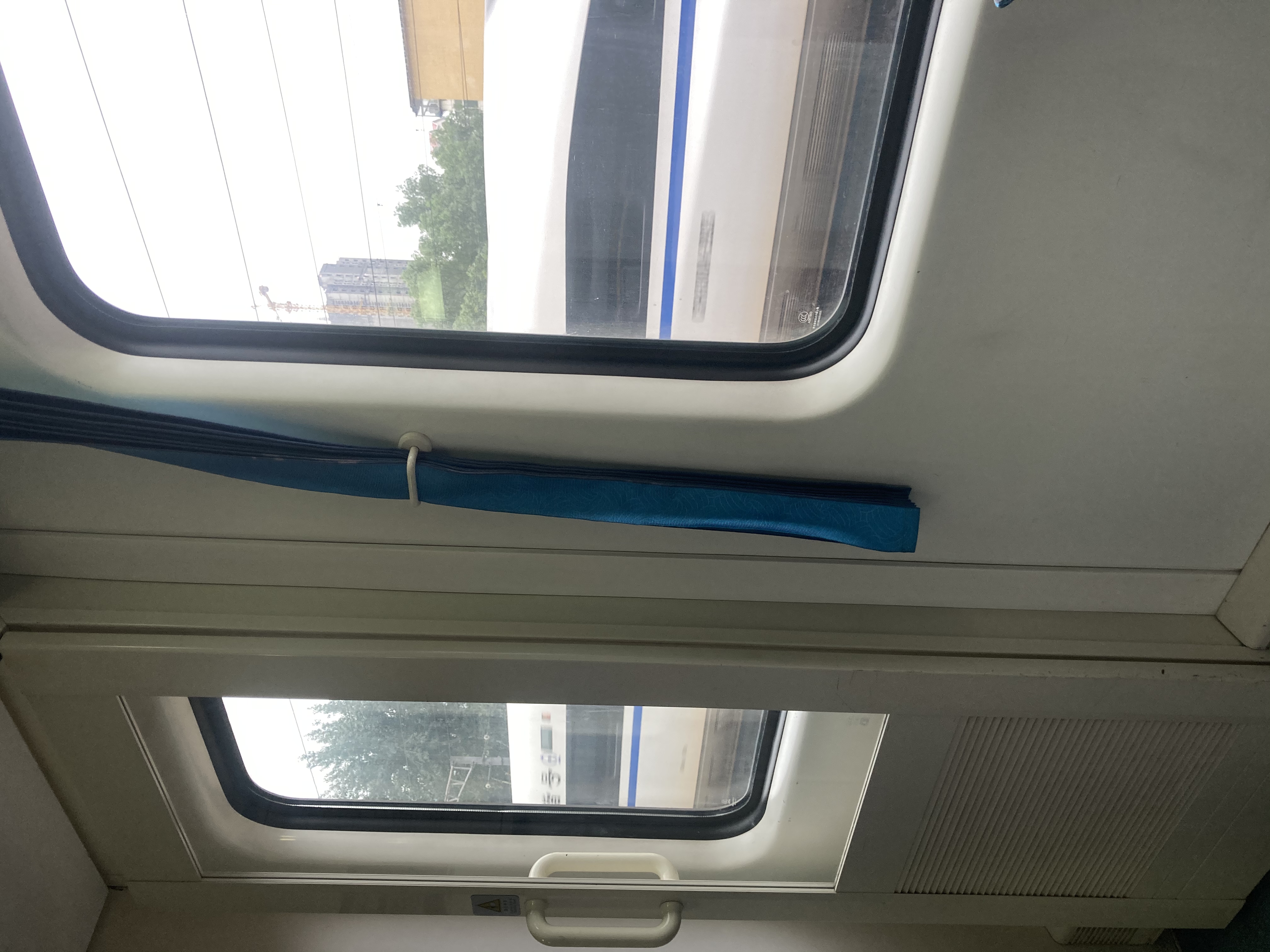 待避的crh380a"老鼠"