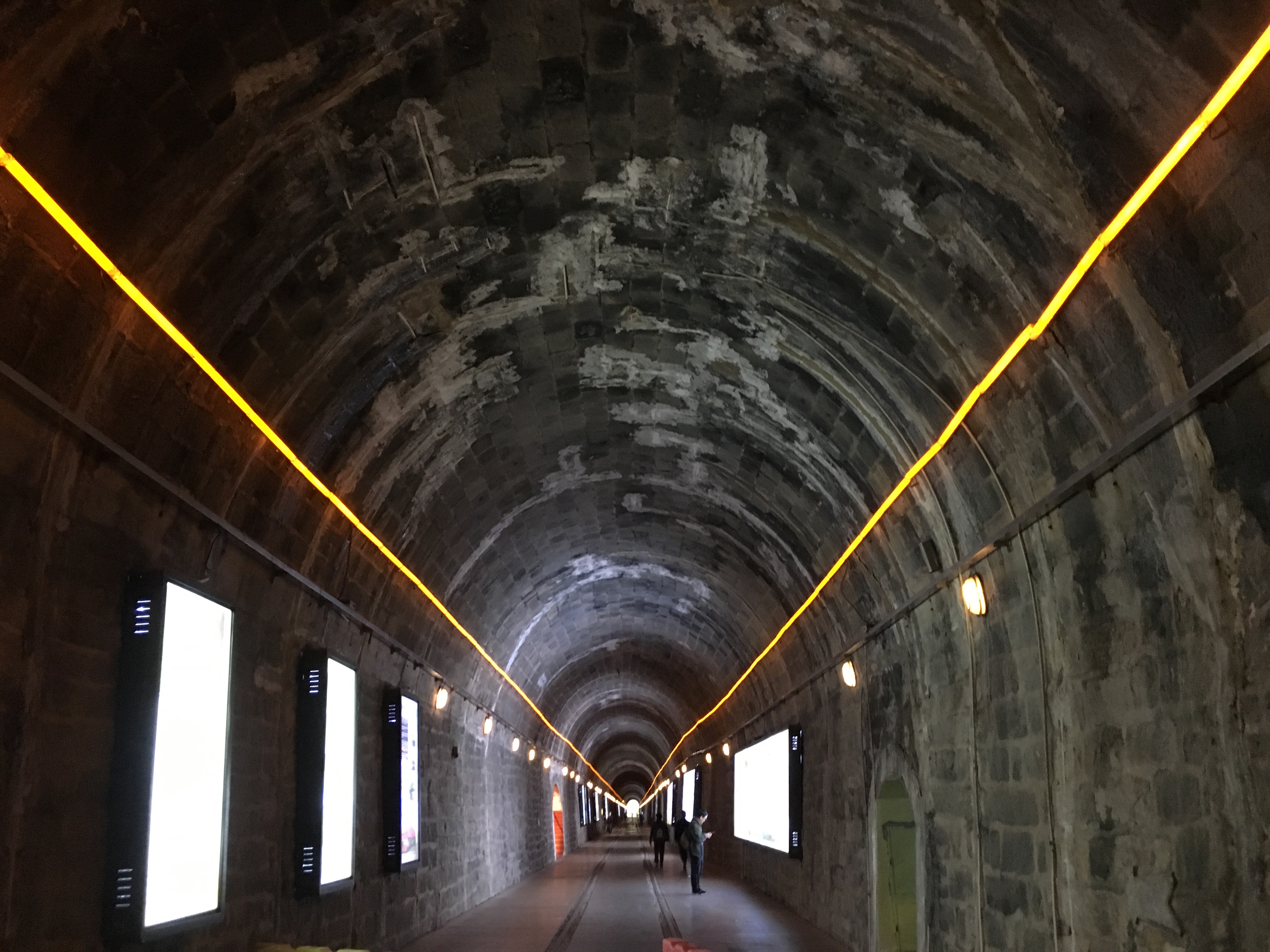 鸿山隧道(铁路文化公园里面碰到的)