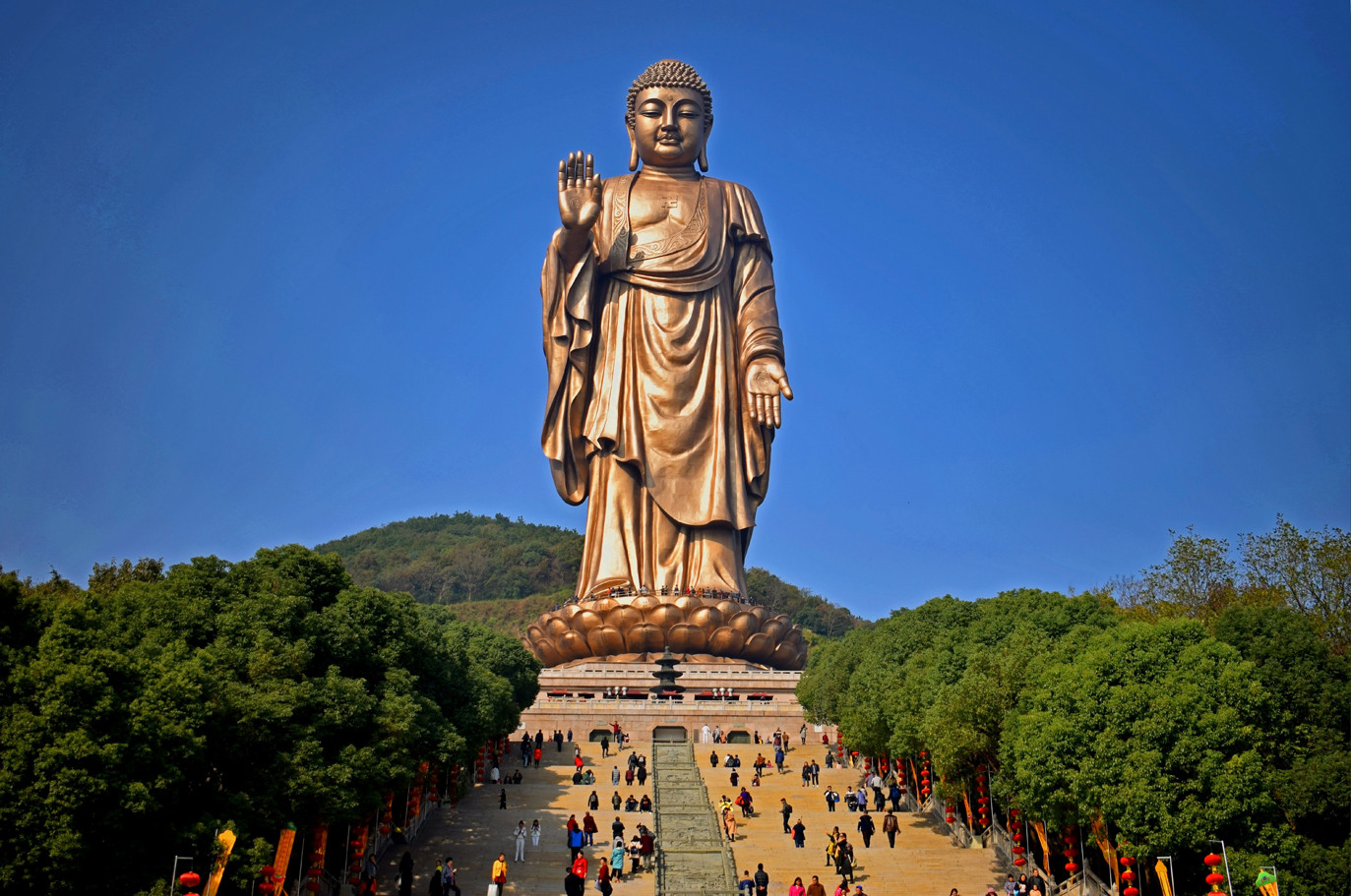 灵山大佛是一个世界著名景点,是国家aaaaa级旅游景区无锡市灵山景区