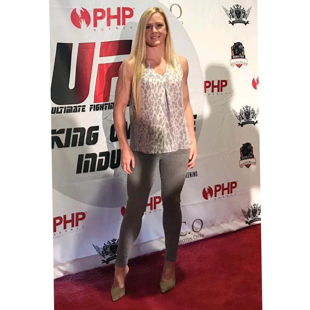 ufc前女子雏量级冠军"牧师之女"霍莉霍尔姆ins照片自取