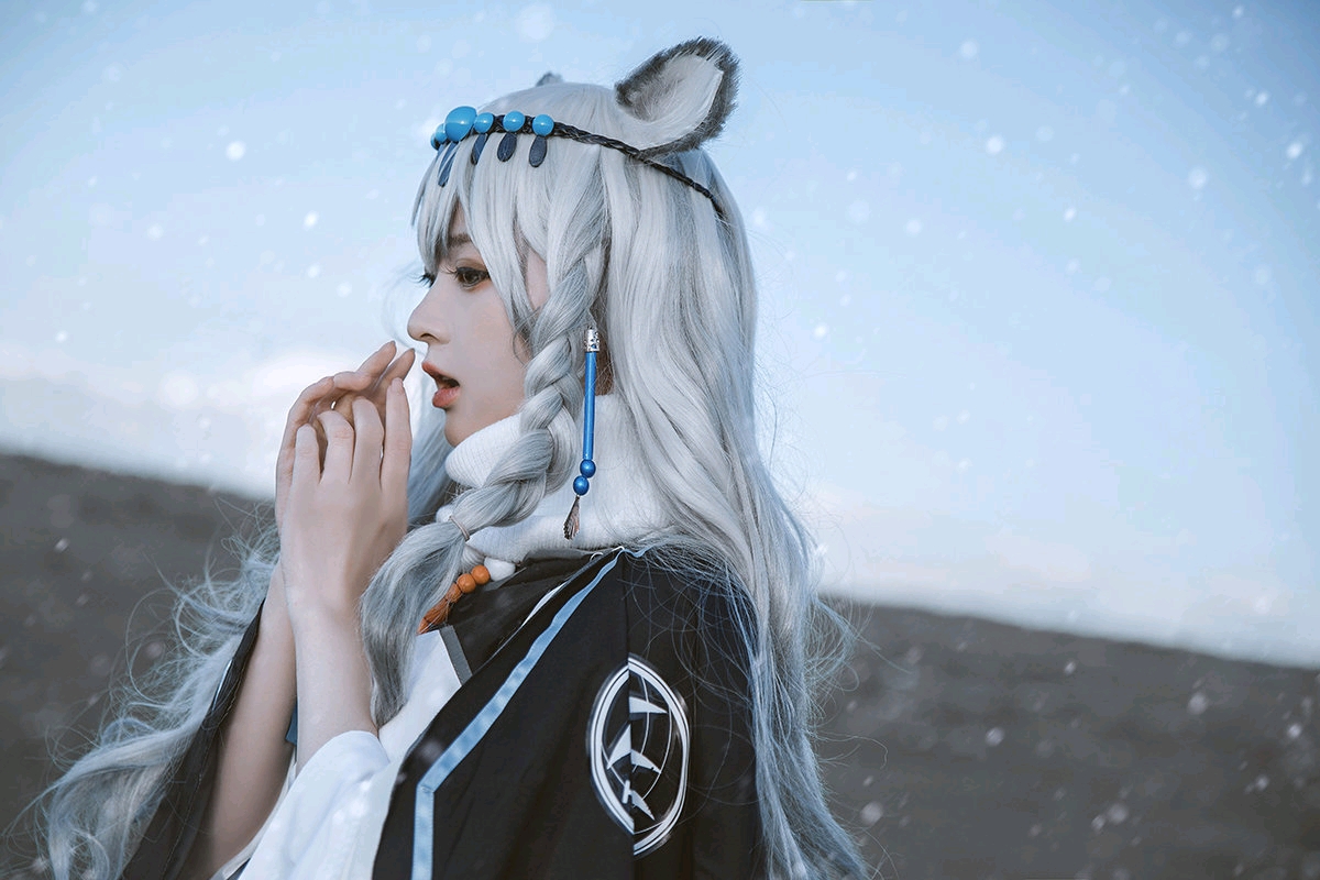 初雪 cos:溢灯灯 摄影/后期:@阿喵_帅不过三秒