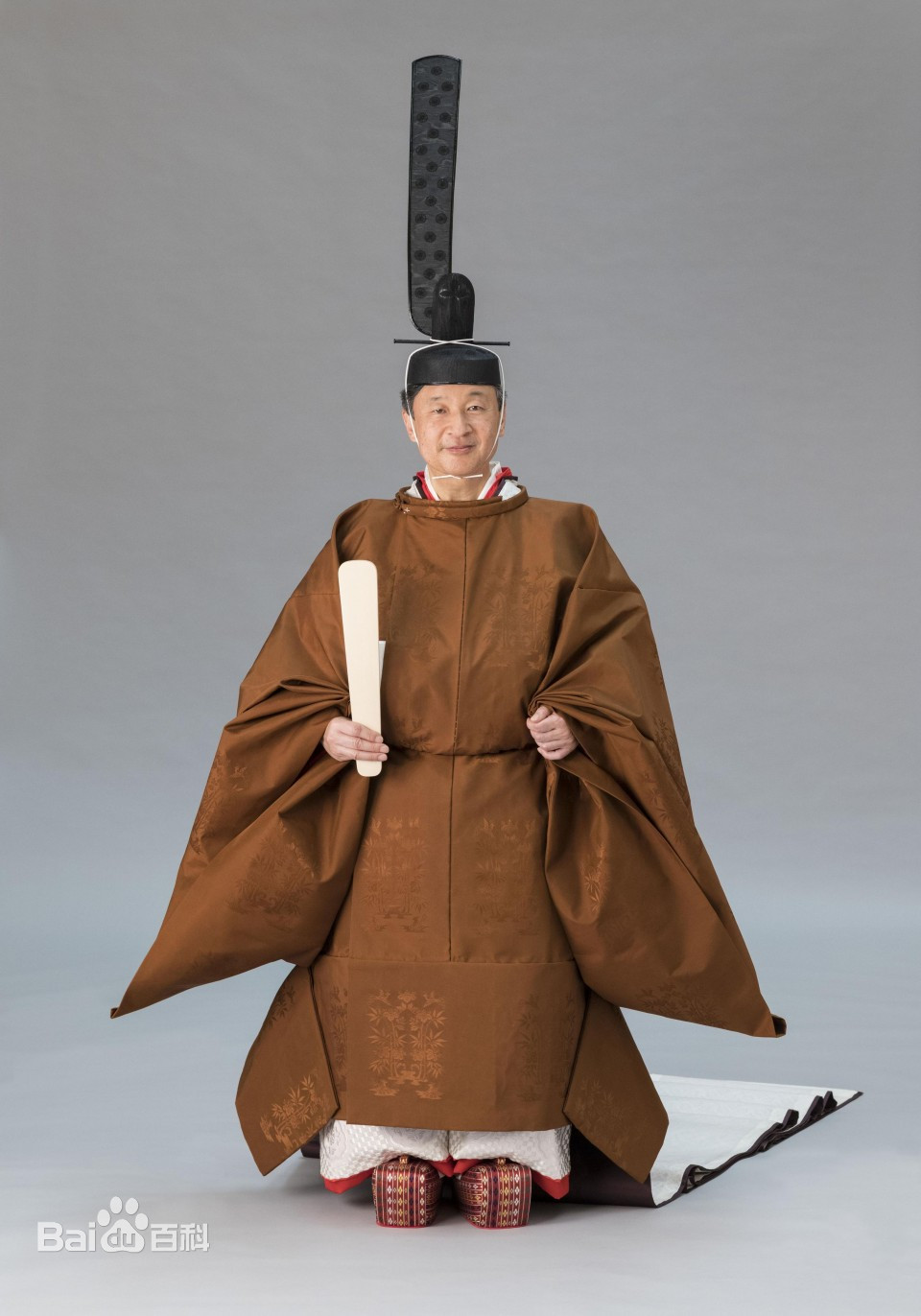 日本天皇号称"万世一系",自公元前660年第1代神武天皇以来,绵延至今.