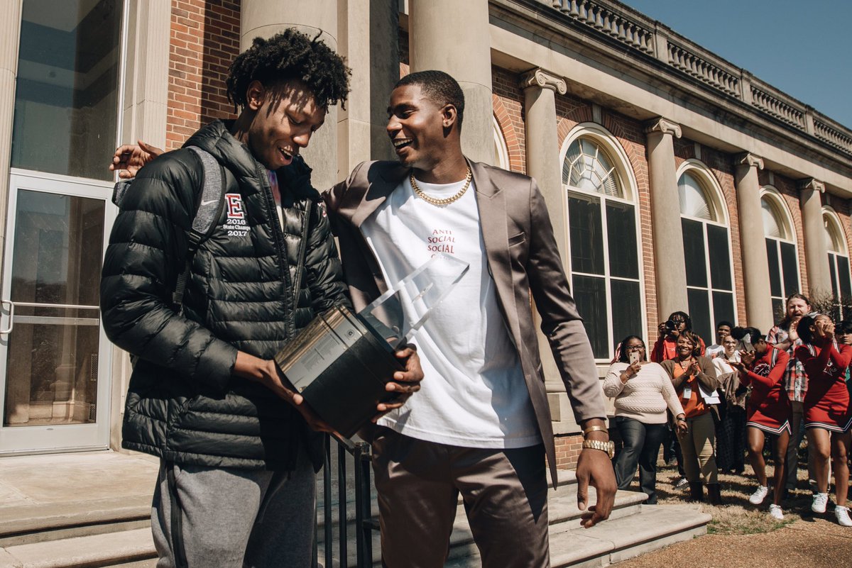 james wiseman当选2019年佳得乐高中男篮最佳球员