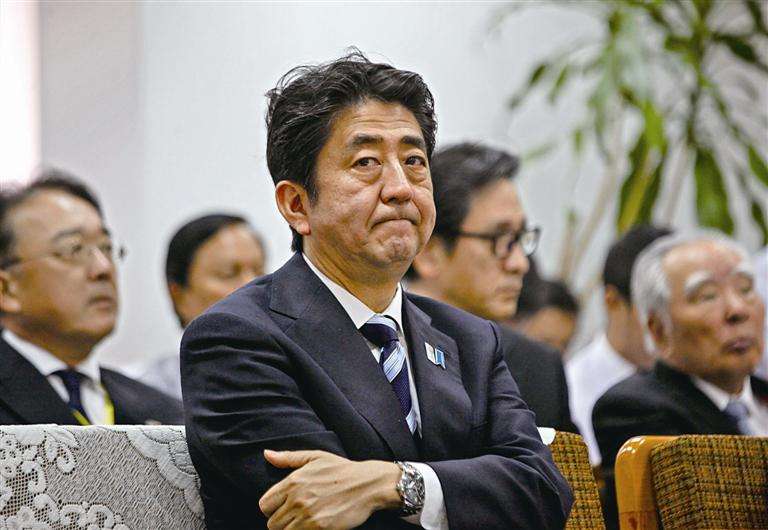 大家好,今天我们来谈谈日本的疫情以及面对疫情安倍晋三的选择.