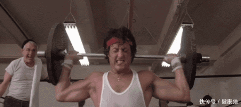 71岁还活跃在健身房里的史泰龙,你大爷永远是你大爷