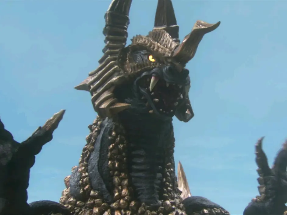 ,破碎的角也重新长了出来。最终,它完成了它的进化 戈尔德拉斯王!