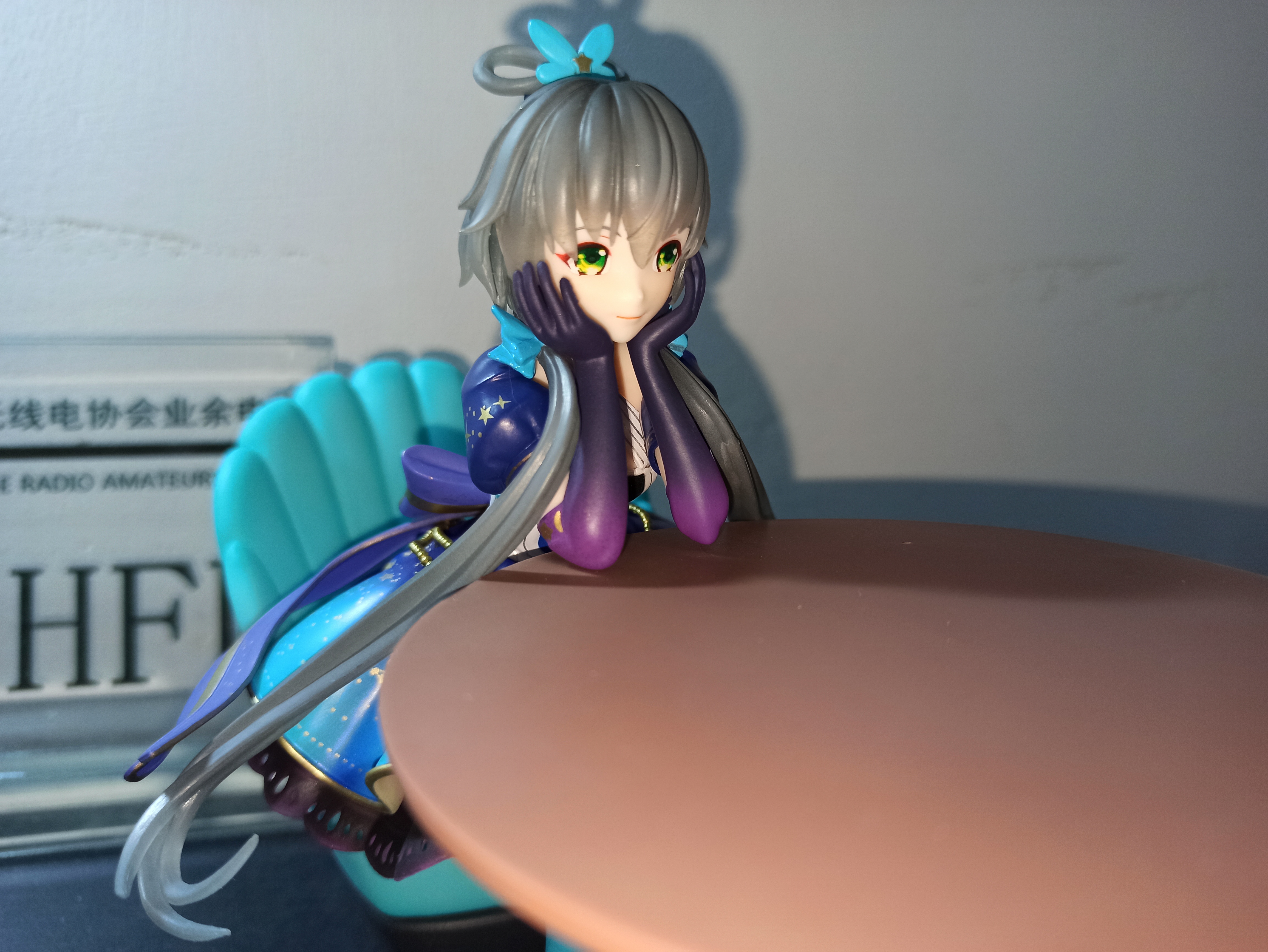 洛天依星空之伴景品手办开箱