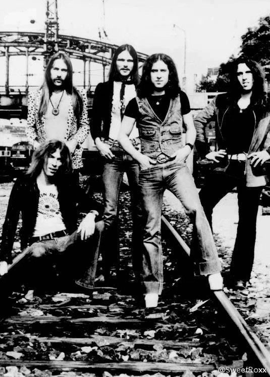 1975年in trance阵容详情请关注the scorpions wall