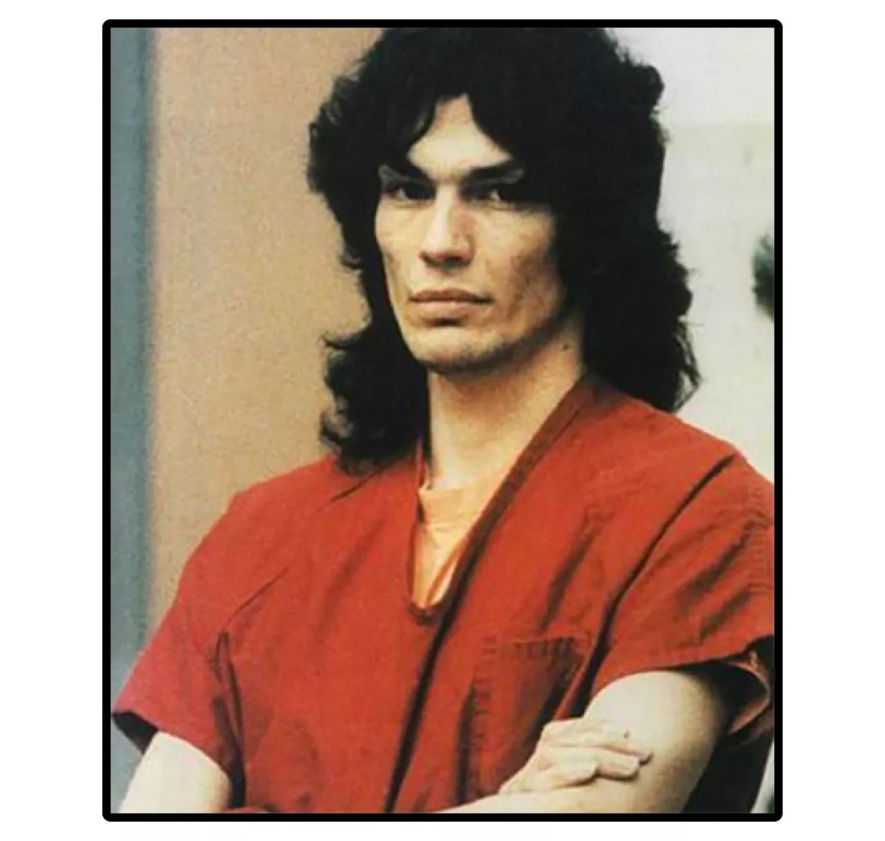 视频里的第二个人叫 理查德·雷瓦·拉米雷斯(richard ramirez)