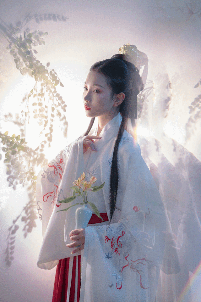 80后金堂姑娘开创中国汉服著名品牌!