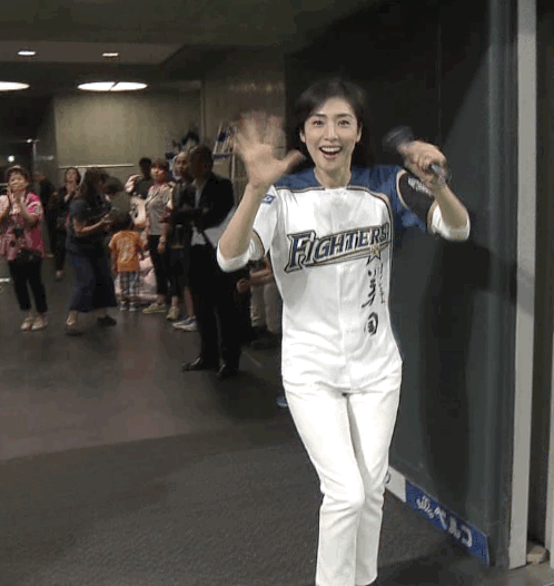 omg贺来贤人扮演天海佑希老公自称出道以来最紧张的一次合作