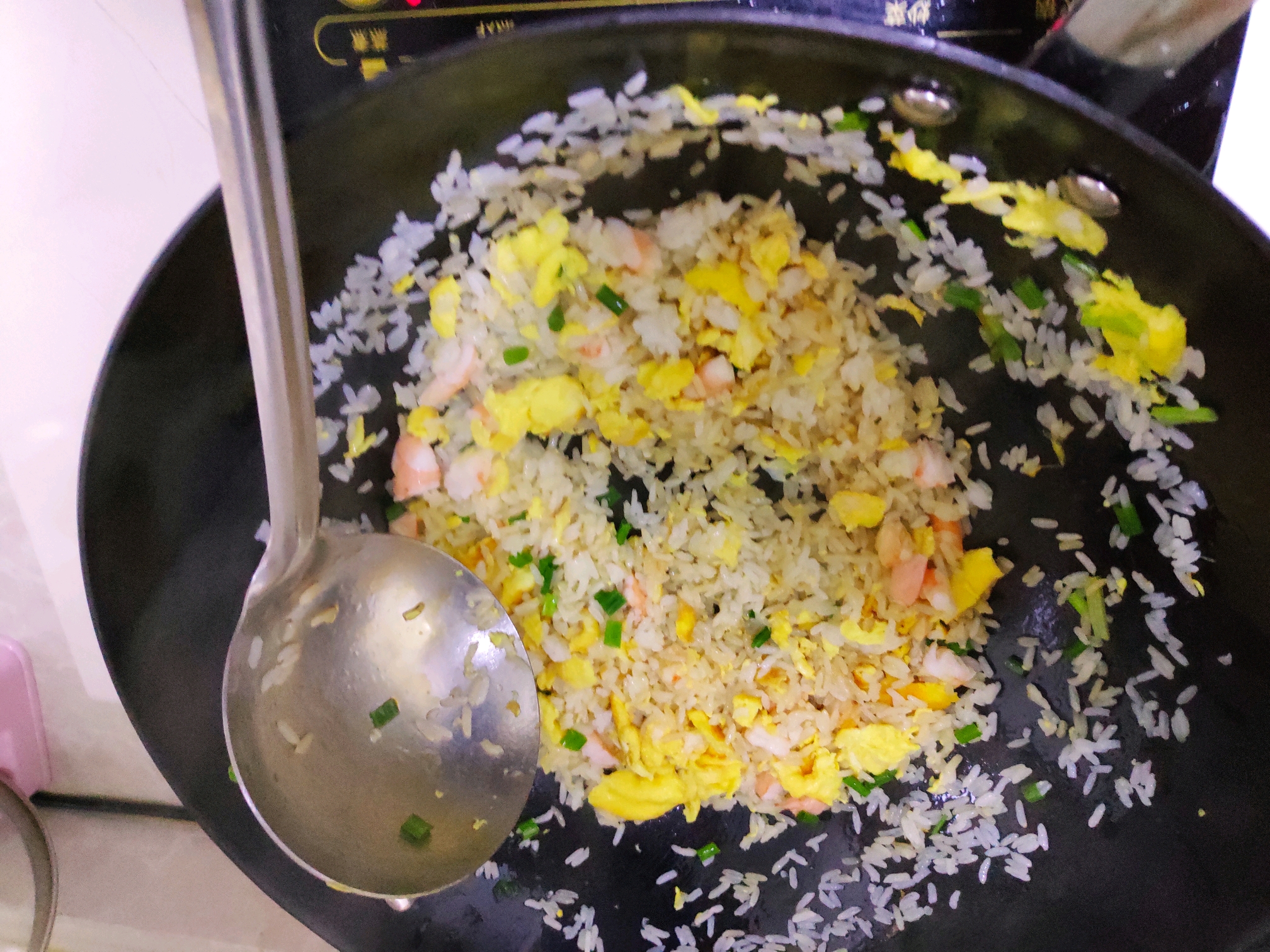 【虾仁蛋炒饭】炒法