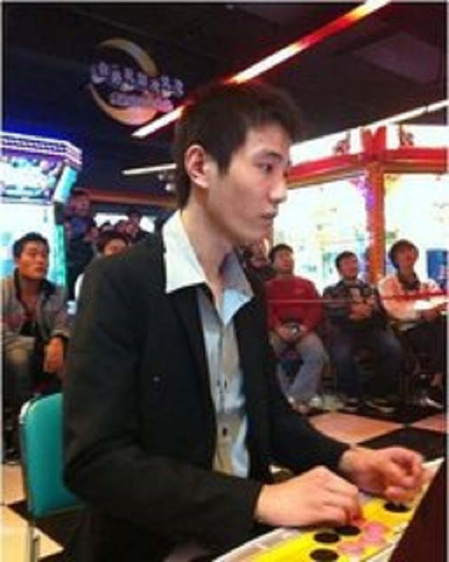 拳皇97:南昌新人王小胖面对重庆第一高手辉辉能有几成胜算呢?