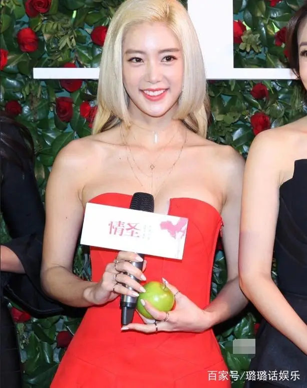 情圣美女克拉拉最新性感美照