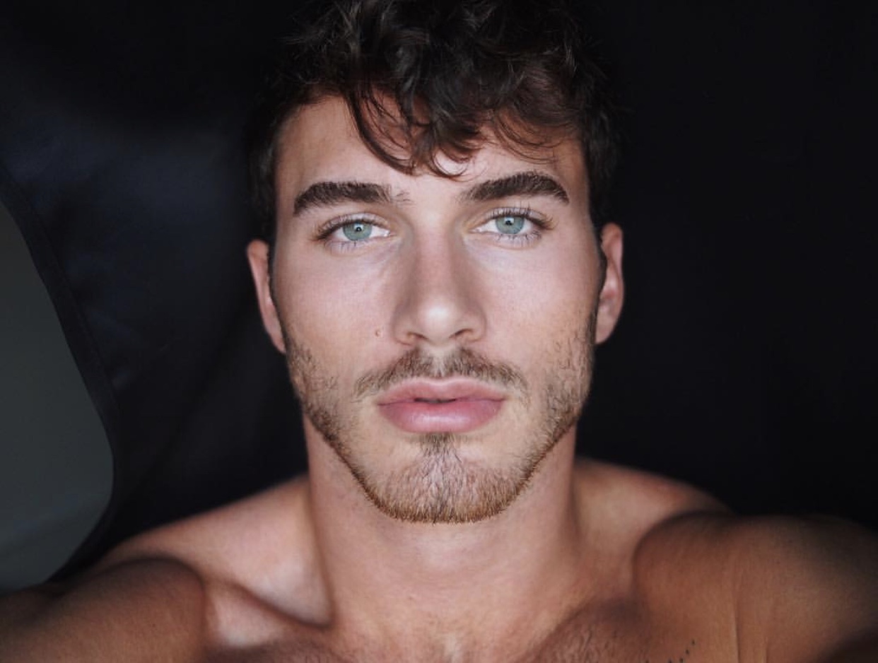 美国真人秀《幸存者》中秀se可餐的洛杉矶男孩儿——michael yerger